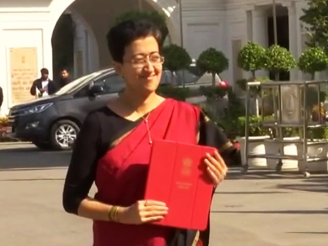 दिल्ली बजट में बड़ी घोषणा, हर वयस्क महिला को हर माह 1,000 रुपये देगी सरकार