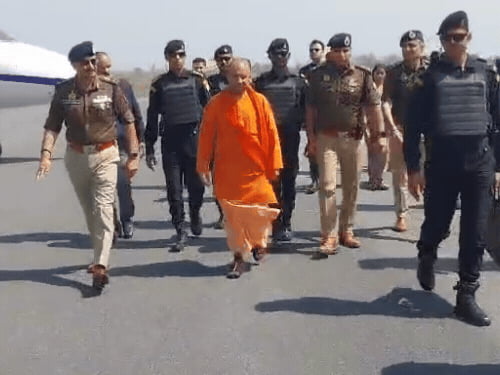 अखिलेश के ‘घर’ सैफई में सीएम योगी:मुलायम सिंह को याद किया…फिर कहा-पहले लोग इटावा और सैफई के नाम से डरते थे