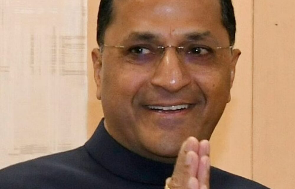लोकसभा चुनाव ऐलान से पहले EC अरुण गोयल का इस्तीफा:2027 तक था कार्यकाल; तीन सदस्यीय चुनाव आयोग में CEC राजीव कुमार फिलहाल अकेले
