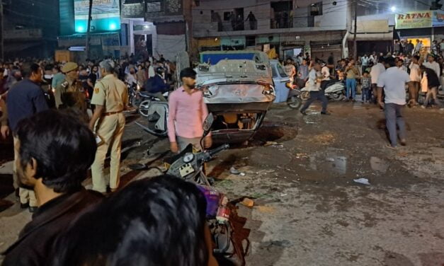दिल्ली: मयूर विहार में तेज रफ्तार कार ने लोगों को रौंदा, एक महिला की मौत