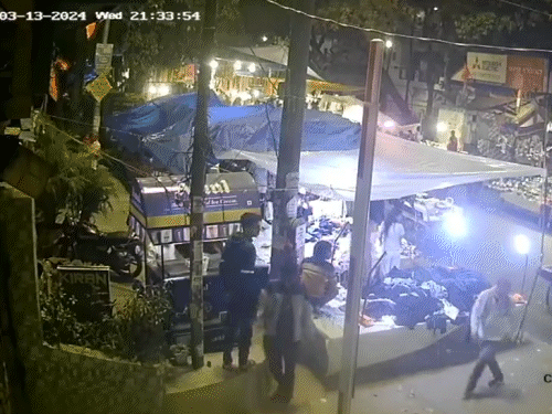 दिल्ली के गाजीपुर में बेकाबू कार ने 7 को रौंदा:हादसे में 1 की मौत; गुस्साई भीड़ ने ड्राइवर को पीटा