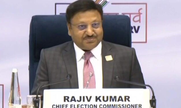 Election Commission ने राज्य सरकारों को अनधिकृत राजनीतिक विज्ञापन हटाने का निर्देश दिया
