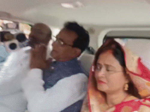 अशोक महतो की पत्नी मुंगेर से लड़ेंगी..राजद से मिला सिंबल:शादी के 24 घंटे के अंदर लालू ने बनाया कैंडिडेट; अनीता बोलीं-वक्त आने पर बोलूंगी