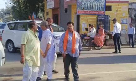 भोजशाला का सर्वे करने पहुंची ASI की टीम:हिंदू और मुस्लिम पक्ष के प्रतिनिधि भी पहुंचे; पर्यटकों के प्रवेश पर रोक