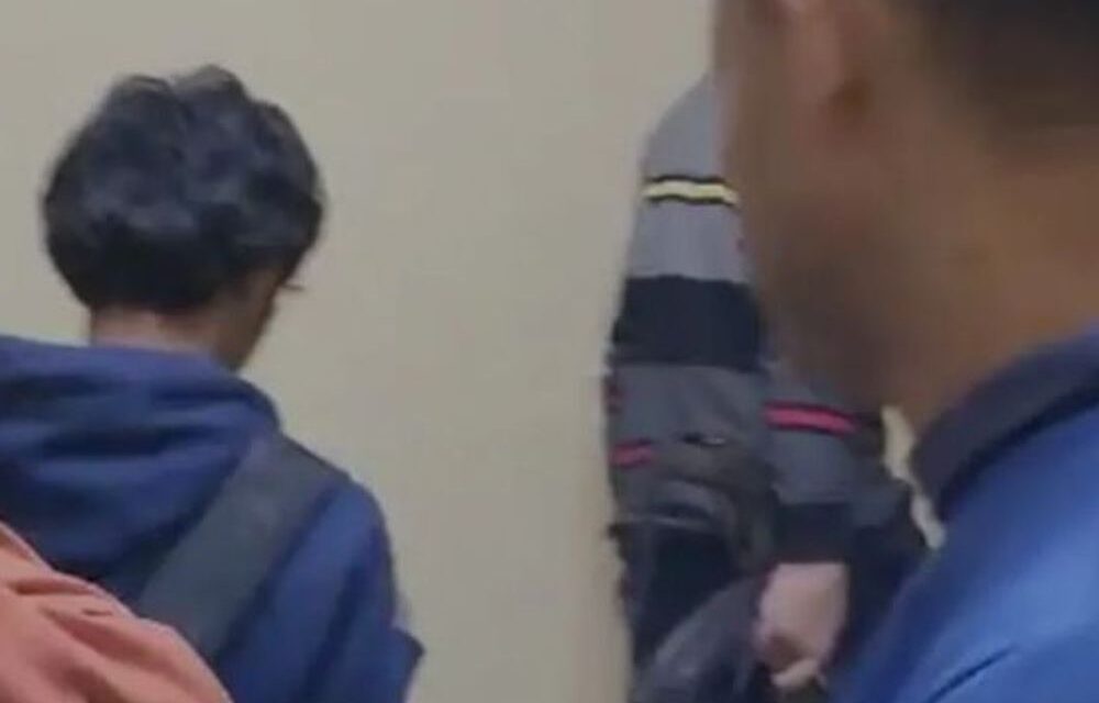 ISIS में शामिल होने निकला IIT स्टूडेंट हिरासत में:कमरे से मिला आतंकी संगठन के जैसा काला झंडा, इस्लामिक स्क्रिप्ट भी बरामद