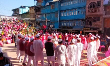 होली का ये भी रंग, संस्कृति को सहेजता नैनीताल