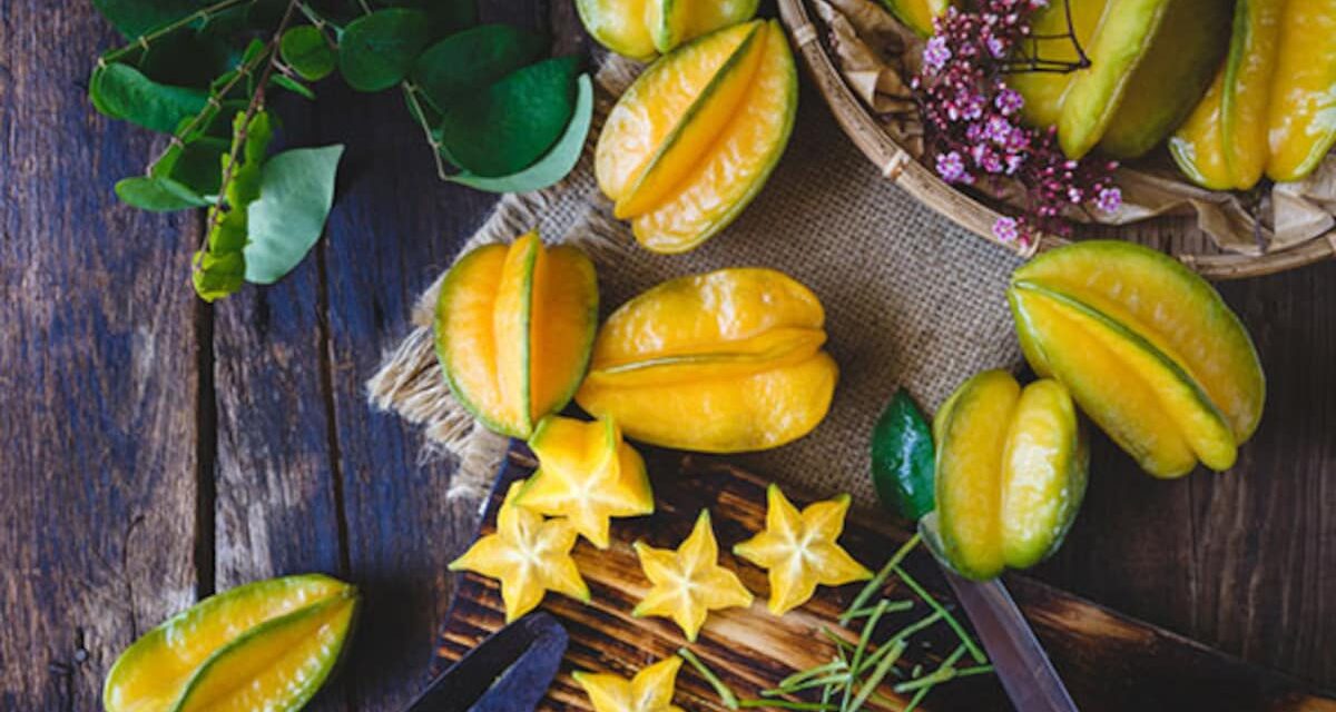 Star Fruit Benefits And Side Effects: स्टार फ्रूट खाने के फायदे और नुकसान जान हैरान हो जाएंगे आप, यहां जानें किसे खाना चाहिए और किसे नहीं