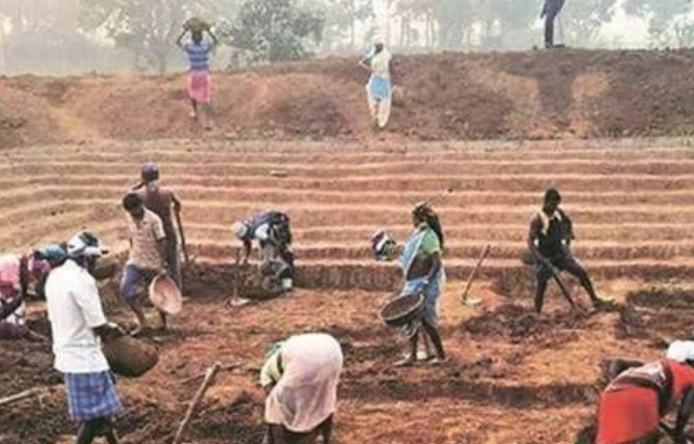मनरेगा की नई दरें, UP-उत्तराखंड में महज 7 रुपए बढ़े:राहुल गांधी का तंज