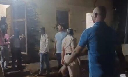 मुंबई में पोर्न शूट करने वाले 13 लोग गिरफ्तार:पुलिस को कैमरे और वीडियो मिले, अश्लीलता फैलाने का केस दर्ज