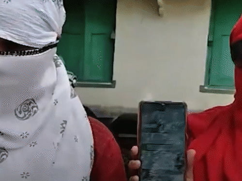 विश्व भारती यूनिवर्सिटी के प्रोफेसर पर यौन शोषण का आरोप:लड़कियों को मैसेज भेजे, लिखा