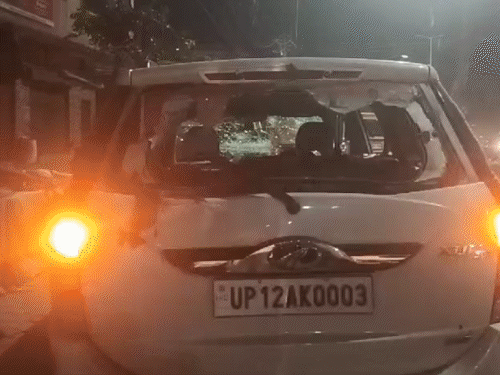 मंत्री बालियान के काफिले पर हमला, बोले-जंग जैसा माहौल था:मेरी जान चली जाती, मास्क पहने युवकों ने पहले लाठी-डंडा चलाया, फिर छतों से पथराव