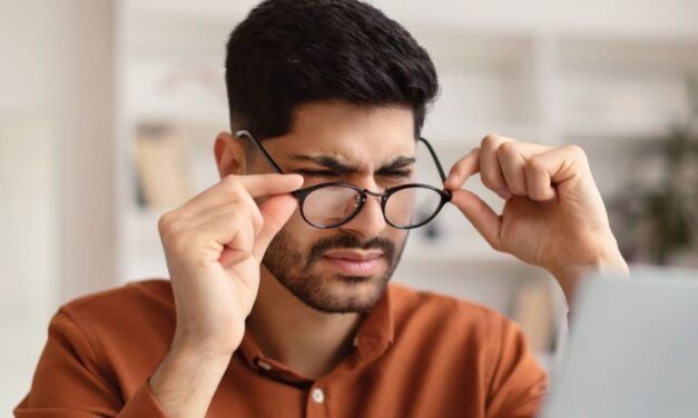 आंखों की रोशनी होने लगी है कम, तो Eyesight बढ़ाने के लिए डाइट में शामिल करें ये चीजें, बाज से भी तेज…