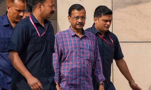 केजरीवाल ने अपनी गिरफ्तारी को लोकतंत्र पर हमला बताया:सुप्रीम कोर्ट से कहा