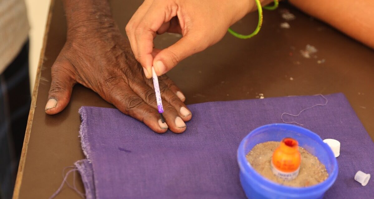 लोकसभा चुनाव का पहला चरण: बंगाल और त्रिपुरा में सबसे ज्यादा तो बिहार में सबसे कम वोटिंग, 5 बजे तक पड़े 60% वोट