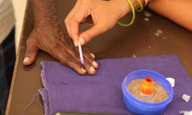 लोकसभा चुनाव का पहला चरण: बंगाल और त्रिपुरा में सबसे ज्यादा तो बिहार में सबसे कम वोटिंग, 5 बजे तक पड़े 60% वोट