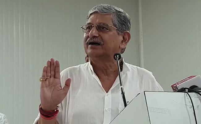 JDU के पूर्व राष्ट्रीय अध्यक्ष ललन सिंह ने मुंगेर से दाखिल किया नामांकन, RJD की अनीता देवी से मुकाबला