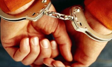 डॉलर बता बीच में छुपाकर बेच देता था साबुन… लाखों की ठगी करने वाला शातिर ठग गिरफ्तार