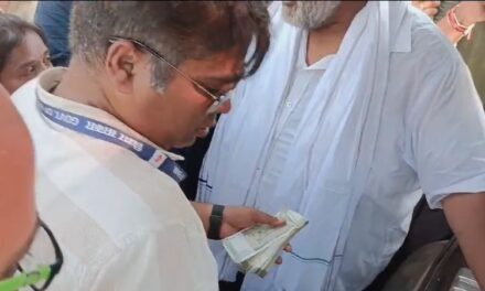 बिहार: पूर्णिया में चुनाव प्रचार कर रहे पप्पू यादव से कैश बरामद, पुलिस ने जब्त की कारें