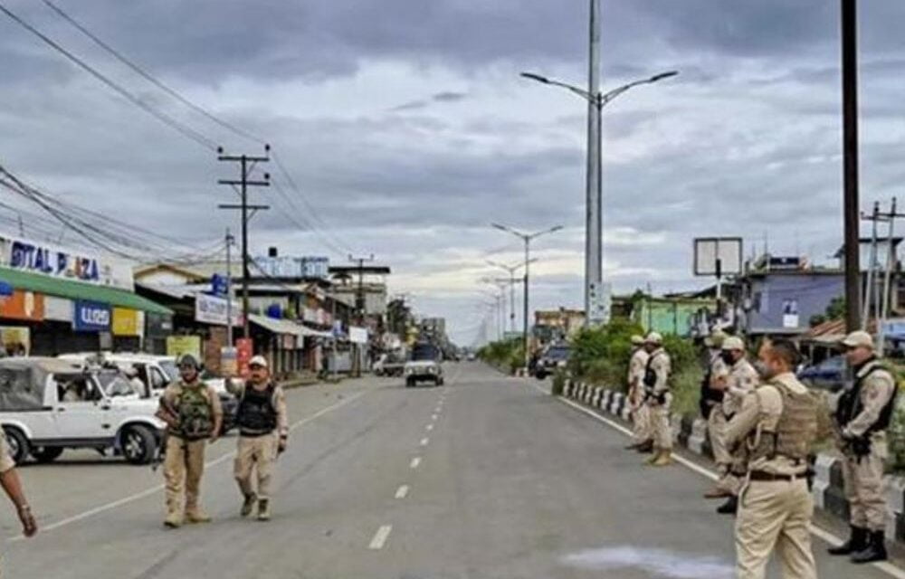 मणिपुर के वेस्ट इम्फाल में गोलीबारी, 1 की मौत:12 लोगों ने फायरिंग की, मोर्टार दागे; पुलिस ने महिलाओं-बच्चों को सुरक्षित जगह पहुंचाया
