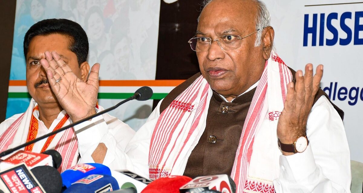 'चुनाव के डेटा में इतने दिनों की देरी क्यों?' कांग्रेस ने सहयोगी दलों को और TMC ने ECI को लिखी चिट्ठी