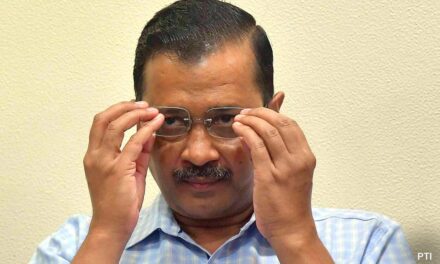 केजरीवाल की गिरफ्तारी के खिलाफ IPL मैच के दौरान नारेबाजी, AAP की छात्र इकाई के आधा दर्जन कार्यकर्ता हिरासत में
