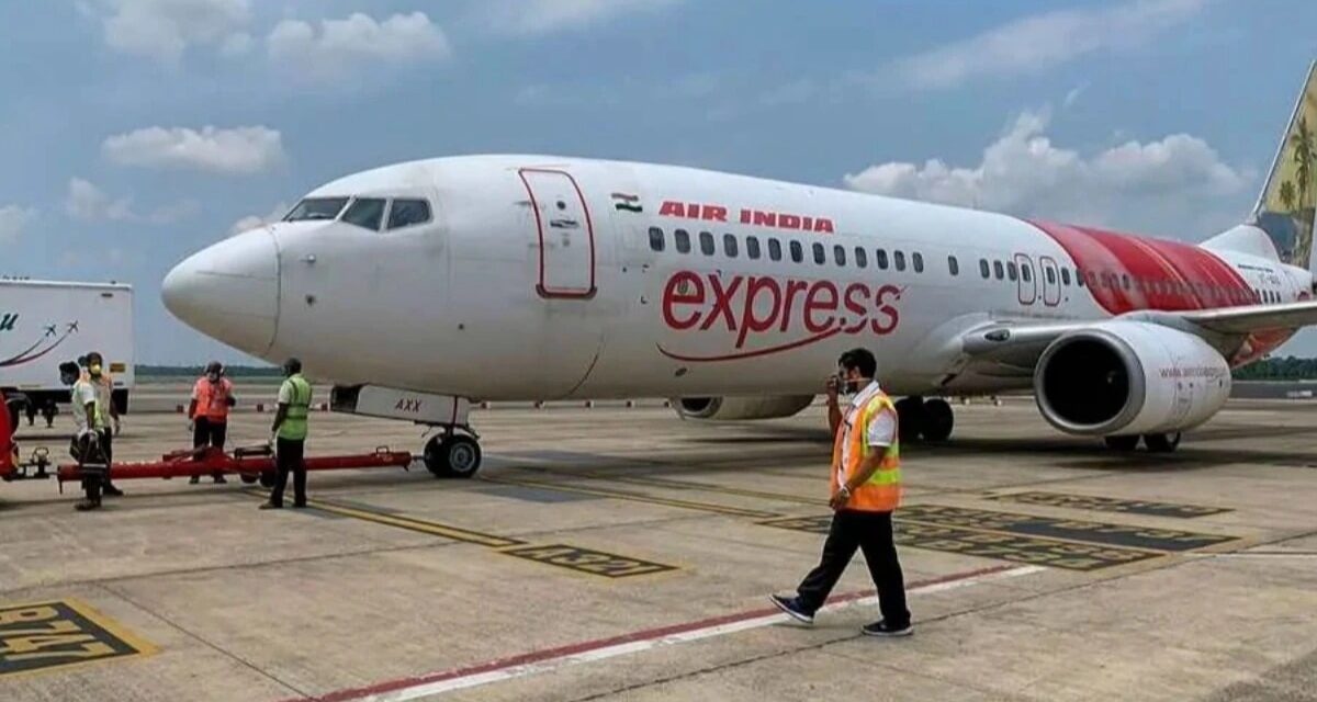 Air India की 78 फ्लाइट्स कैंसिल, अचानक Sick Leave पर गए सीनियर क्रू मेंबर्स