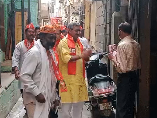 PM के रोड शो के लिए पूरी काशी को निमंत्रण:10 लाख लोगों को बुलाने का टारगेट; 4 मंत्री, 3 सांसद और 14 विधायक उतरे