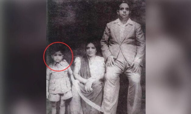 माता-पिता के साथ फोटो में दिख रहा ये बच्चा था जितेंद्र का क्लासमेट, फिल्मों में आया तो बन गया उनसे भी बड़ा सितारा…पहचाना क्या?