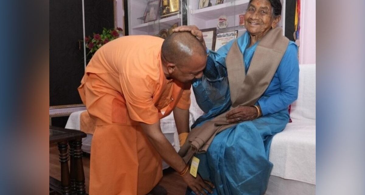 CM योगी आदित्यनाथ की मां ऋषिकेश के एम्स में भर्ती, जिरियाट्रिक वार्ड में चल रहा इलाज