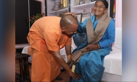 CM योगी आदित्यनाथ की मां ऋषिकेश के एम्स में भर्ती, जिरियाट्रिक वार्ड में चल रहा इलाज