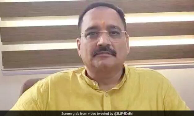 “24 साल से दिल्ली की जनता को लूट रही AAP और कांग्रेस” : BJP ने जारी किया ‘आरोपपत्र’