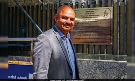 स्वाति मालीवाल केस : NCW के समक्ष पेश नहीं हुए बिभव कुमार; उनकी पत्नी ने नोटिस लेने से मना किया