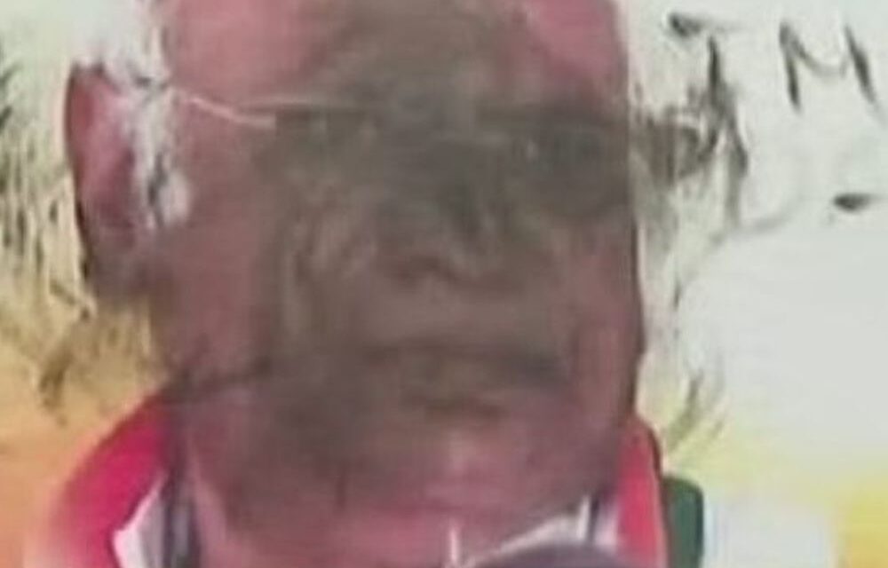 कोलकाता में मल्लिकार्जुन खड़गे के पोस्टर पर स्याही पोती:लिखा