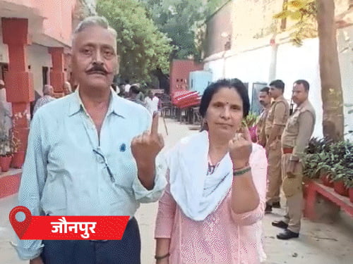नौतपा के बीच यूपी की 14 सीट पर वोटिंग:सुल्तानपुर में वोटर्स के लिए ORS घोल की व्यवस्था; गर्मी से बचने के लिए बूथों पर लंबी कतारें