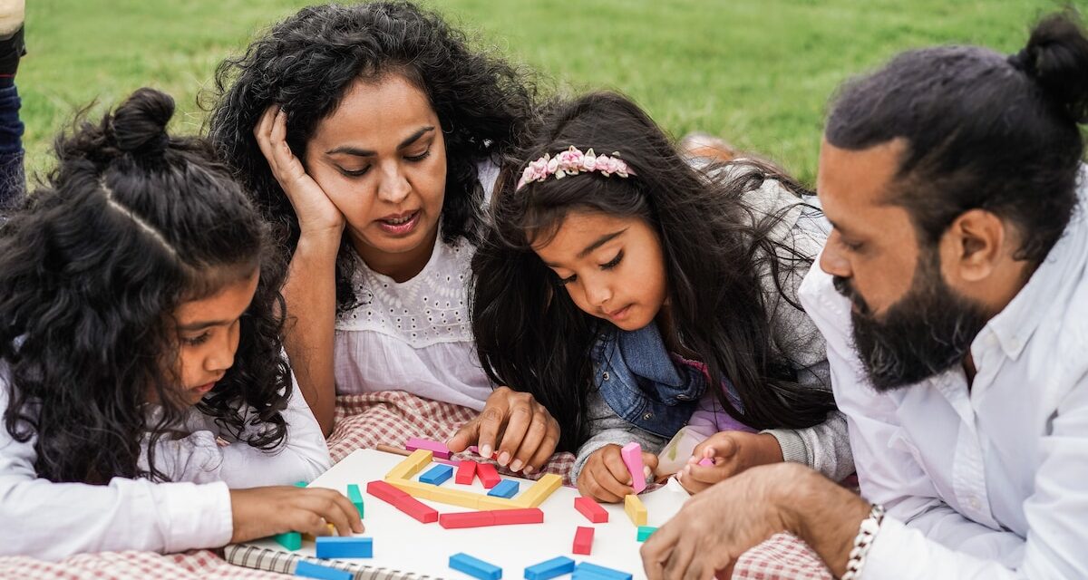 गर्मी की छुट्टियों में बच्चों को रखना है बिजी? ये टिप्स करें फॉलो, मनोरंजन के साथ मिलेगा हुनर भी