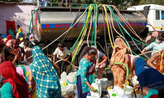 दिल्ली एनसीआर में बढ़ते तापमान के बीच पानी का संकट गहराने लगा