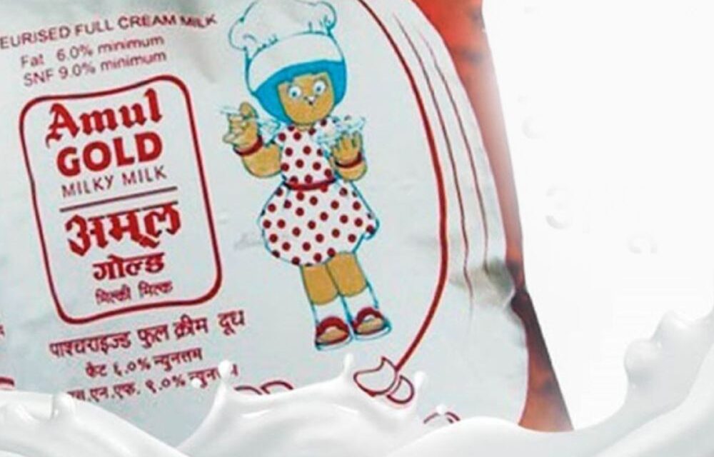 अमूल दूध 15 महीने बाद 2 रुपए महंगा हुआ:गोल्ड 66 रुपए और फ्रेश 54 रुपए प्रति लीटर मिलेगा, नई कीमतें कल से लागू होंगी