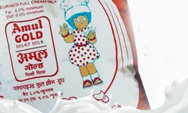अमूल दूध 15 महीने बाद 2 रुपए महंगा हुआ:गोल्ड 66 रुपए और फ्रेश 54 रुपए प्रति लीटर मिलेगा, नई कीमतें कल से लागू होंगी