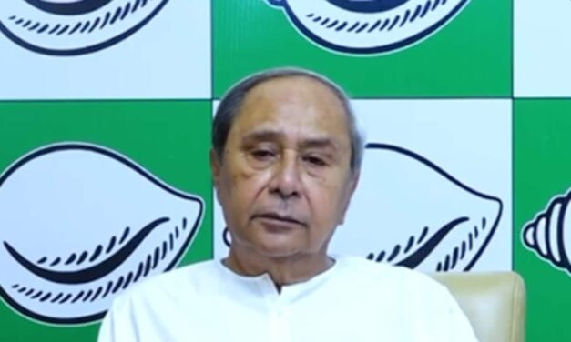 ओडिशा विधानसभा चुनाव : मुख्यमंत्री नवीन पटनायक कांताभांजी में पीछे, हिंजिली में आगे