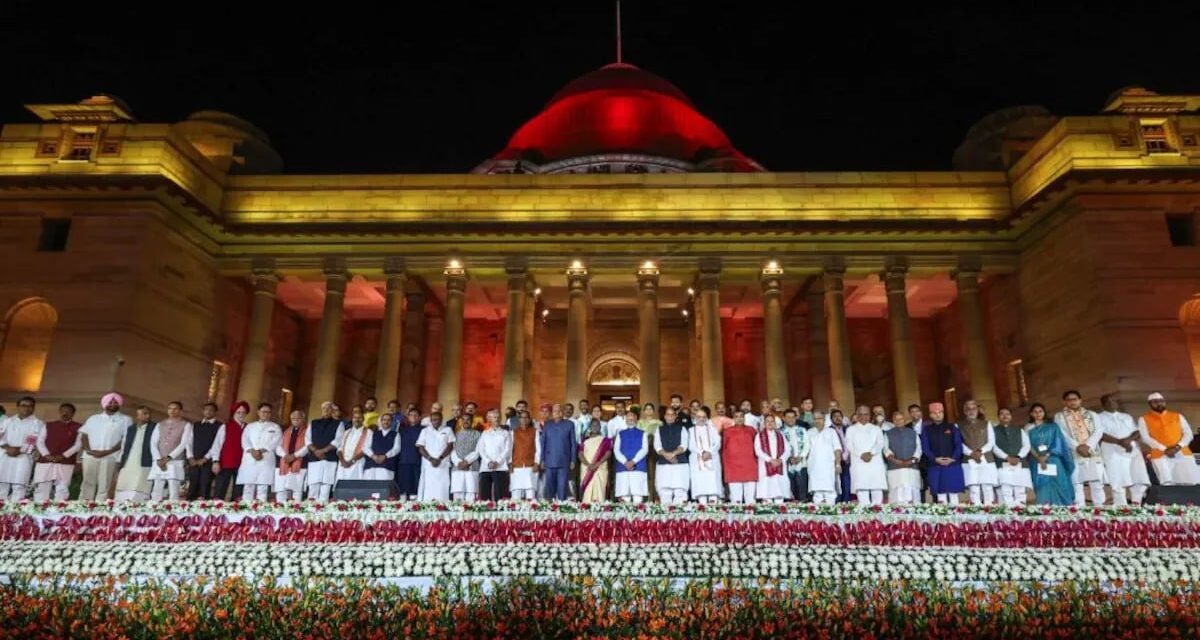 नरेंद्र मोदी फिर बने प्रधानमंत्री, पांच सहयोगी दलों का एक-एक सांसद मंत्रिमंडल में शामिल