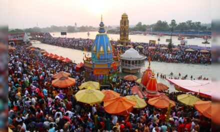 गंगा दशहरा पर हरिद्वार में 15 लाख से अधिक श्रद्धालुओं ने गंगा में डुबकी लगाई