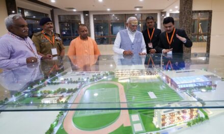 वाराणसी में बन रहे स्टेडियम में पहुंचे PM मोदी, इंडोर स्पोर्ट्स कॉम्प्लेक्स का किया निरीक्षण
