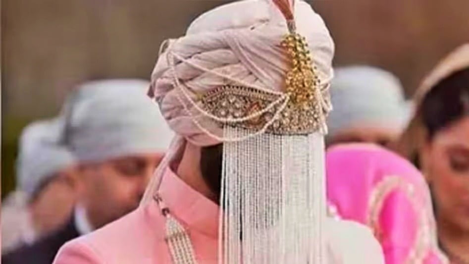 UP: प्रेमिका के दरवाजे बारात लेकर पहुंचा दूल्हा, गुस्साए प्रेमी ने फेंक दिया तेजाब, फिर…