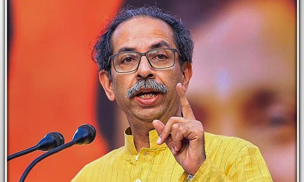 फडणवीस के साथ एक ही लिफ्ट से निकले पर क्या बोले उद्धव?