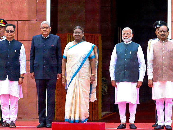 राष्ट्रपति के अभिभाषण पर धन्यवाद प्रस्ताव पर चर्चा आज:लोकसभा में BJP नेता अनुराग ठाकुर तो राज्यसभा में सुधांशु त्रिवेदी शुरुआत कर सकते हैं