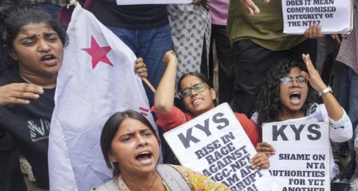 NEET पेपर लीक मामले का गुजरात कनेक्शन, 4 जिलों समेत 7 जगहों पर CBI कर रही छापेमारी