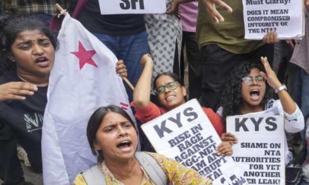 NEET पेपर लीक मामले का गुजरात कनेक्शन, 4 जिलों समेत 7 जगहों पर CBI कर रही छापेमारी