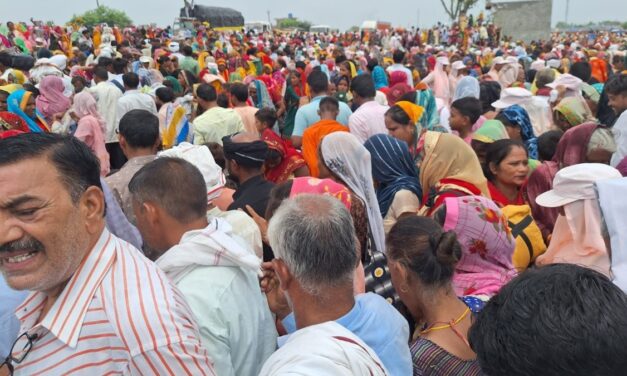 क्या हाथरस हादसे में जानलेवा भगदड़ रोकी जा सकती थी, कैसे काम करता है भीड़ का मनोविज्ञान?