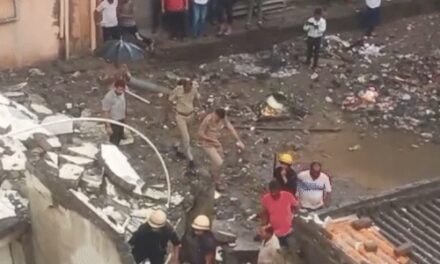 सूरत में 5 मंजिला बिल्डिंग गिरी:इमारत में रहने वाले 6 परिवारों के 8-10 लोगों के घायल होने की खबर, रेस्क्यू टीम मौके पर