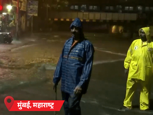 महाराष्ट्र के 6 जिलों में बारिश का रेड अलर्ट:मुंबई के सभी स्कूल-कॉलेज आज बंद रहेंगे; असम में बाढ़ के चलते अब तक 85 की मौत